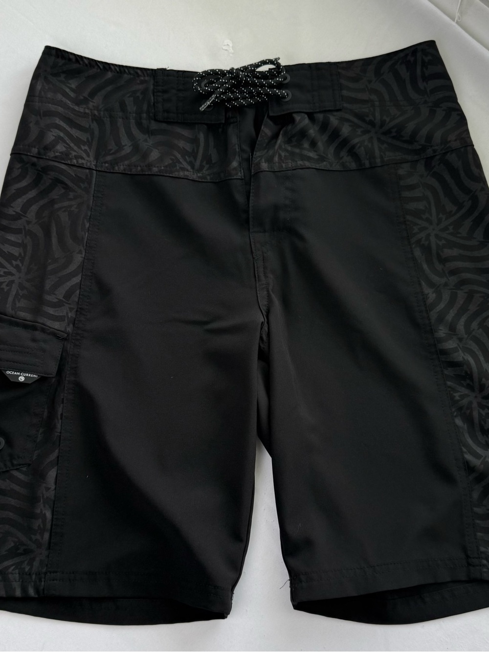 Men's Ocean Current Black Board Shorts Black w Subtle Zebra Print Sz 30